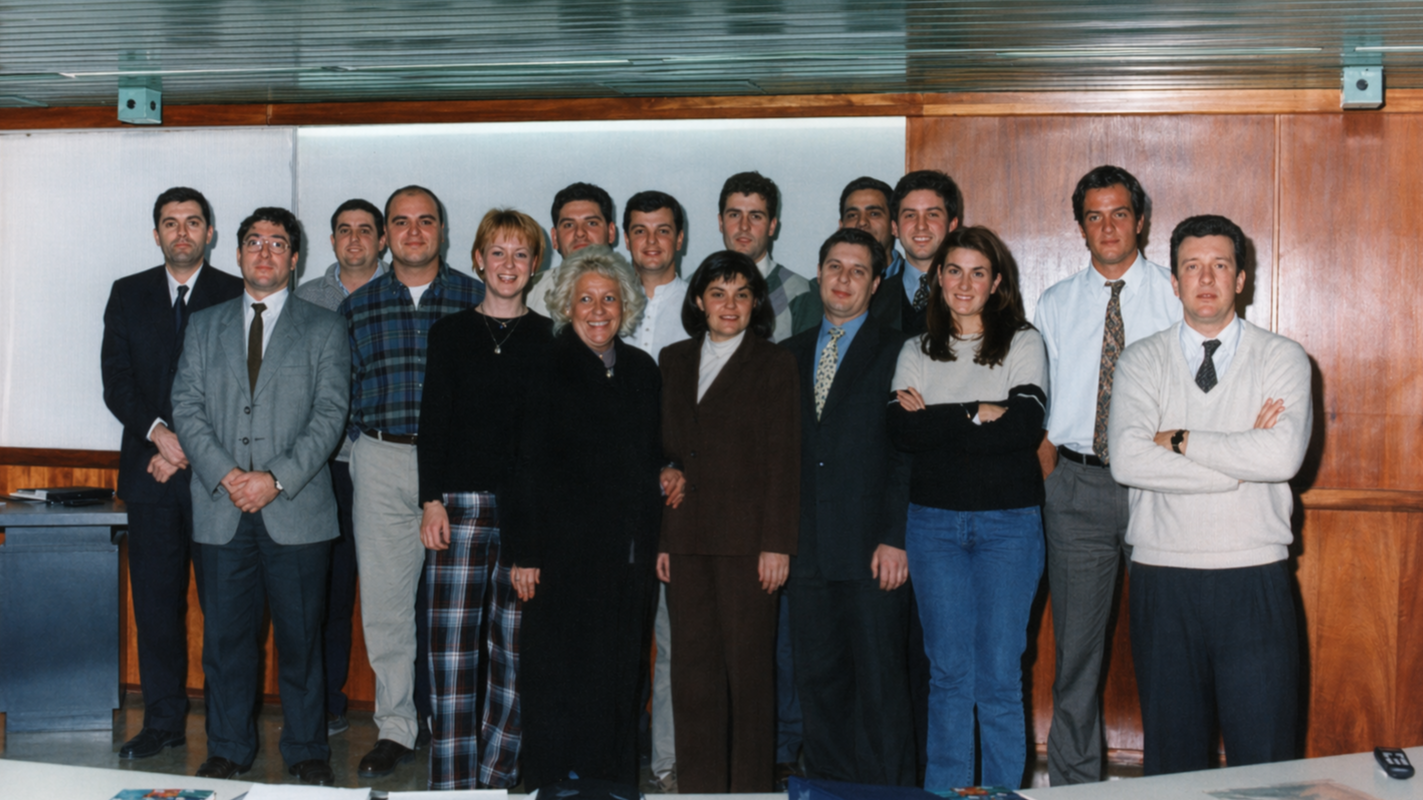 Programa de formación de ejecutivos, Escuela de Ejecutivos, 1999